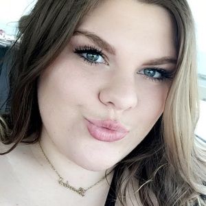 Meet your Posher, Makenzie